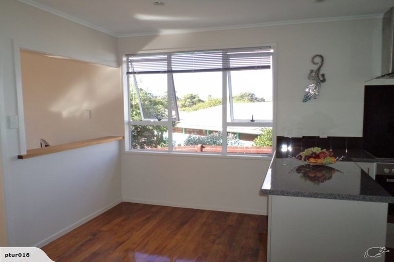 Photo of property in 1/52 Harrington Road, Henderson, Auckland, 0610
