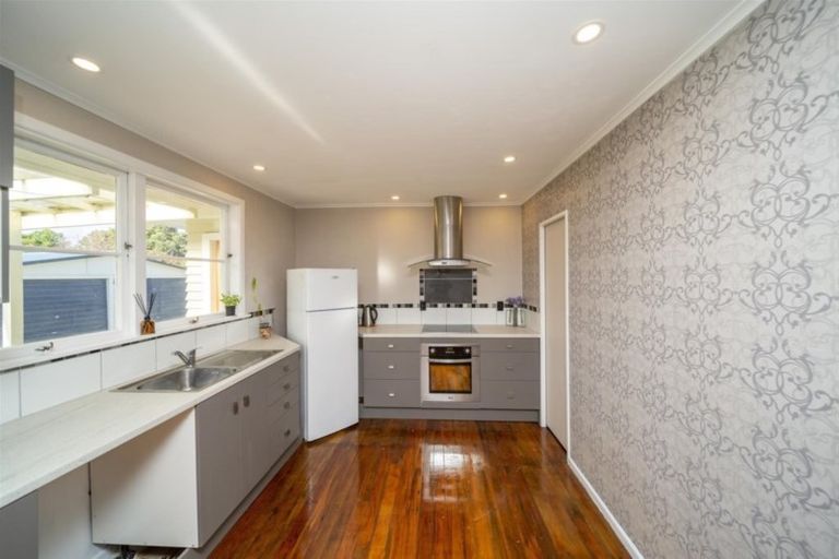 Photo of property in 4 Wera Street, Hawera, 4610