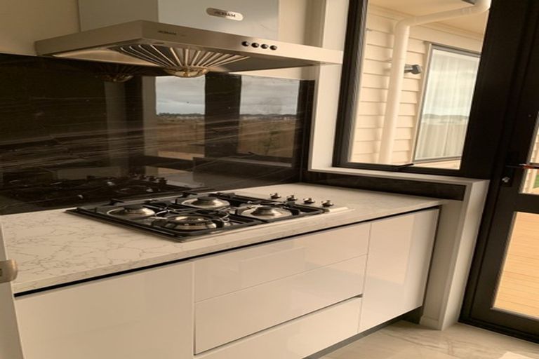 Photo of property in 47 Hikuawa Road, Flat Bush, Auckland, 2019