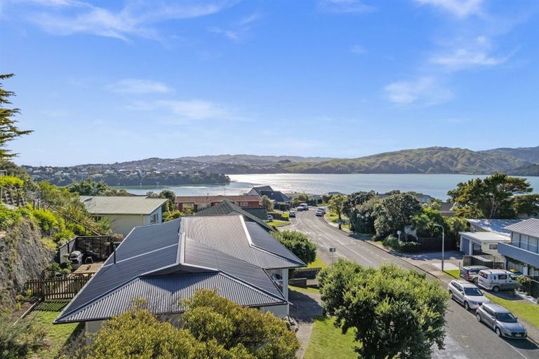 Photo of property in 28 Spinnaker Drive, Whitby, Porirua, 5024