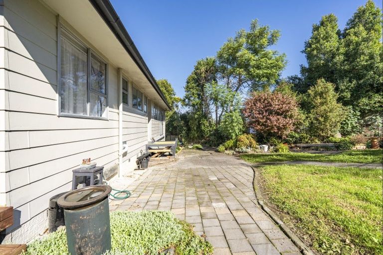 Photo of property in 13 Helleur Road, Massey, Auckland, 0614