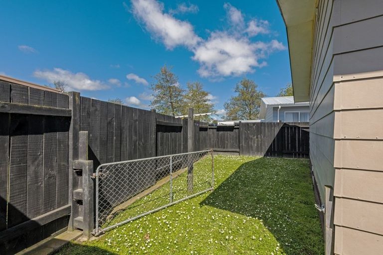 Photo of property in 37 Suzanne Grove, Kelvin Grove, Palmerston North, 4414