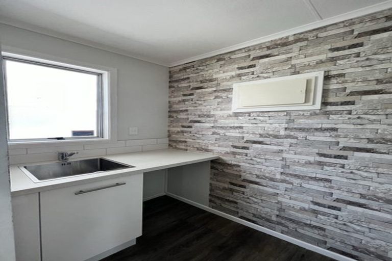 Photo of property in 18 Purcell Place, Melville, Hamilton, 3206