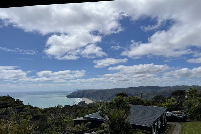 Photo of property in 16 Log Race Road, Piha, New Lynn, 0772