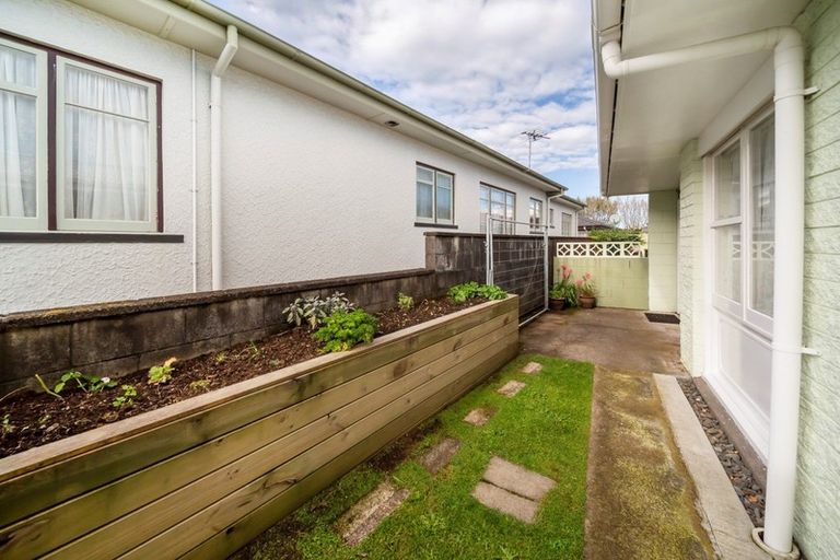 Photo of property in 93a Tukapa Street, Westown, New Plymouth, 4310