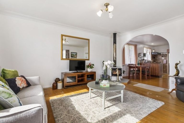 Photo of property in 118 Don Buck Road, Massey, Auckland, 0614