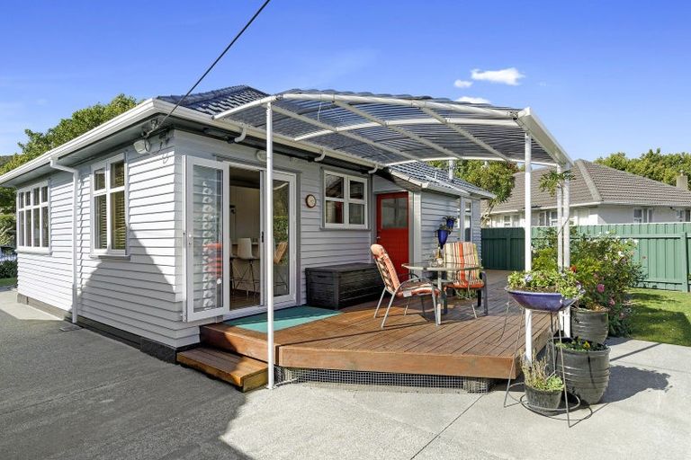 Photo of property in 49 Chapman Crescent, Naenae, Lower Hutt, 5011