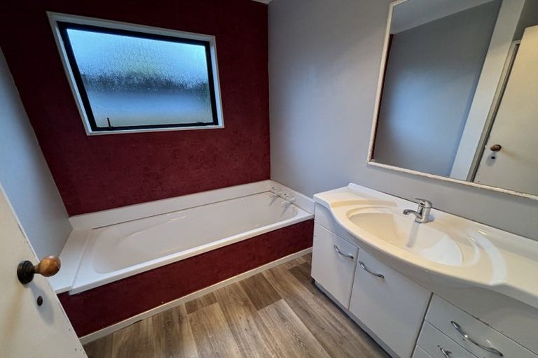 Photo of property in 30a Miro Street, Takaro, Palmerston North, 4410