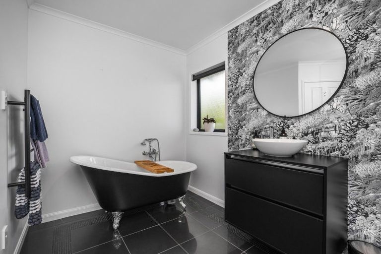 Photo of property in 61 Contour Avenue, Pyes Pa, Tauranga, 3112