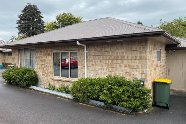Photo of property in 114u4 Old Farm Road, Hamilton East, Hamilton, 3216