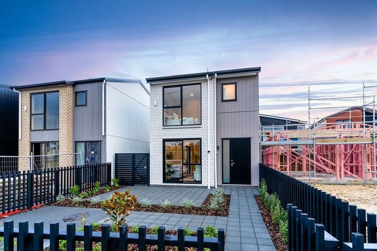 Photo of property in 8 Papai Lane, Massey, Auckland, 0614