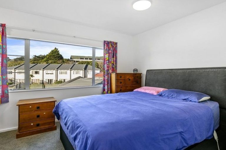 Photo of property in Monterey Apartments, 3/232 Middleton Road, Glenside, Wellington, 6037