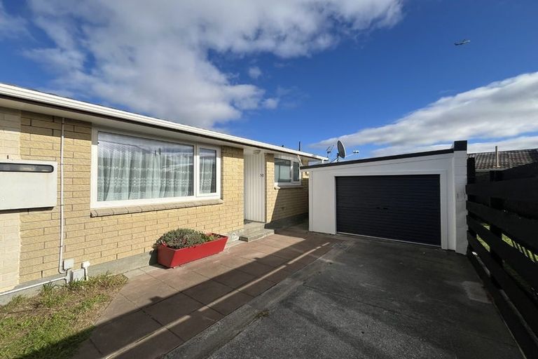 Photo of property in 38 Duchess Place, Maupuia, Wellington, 6022