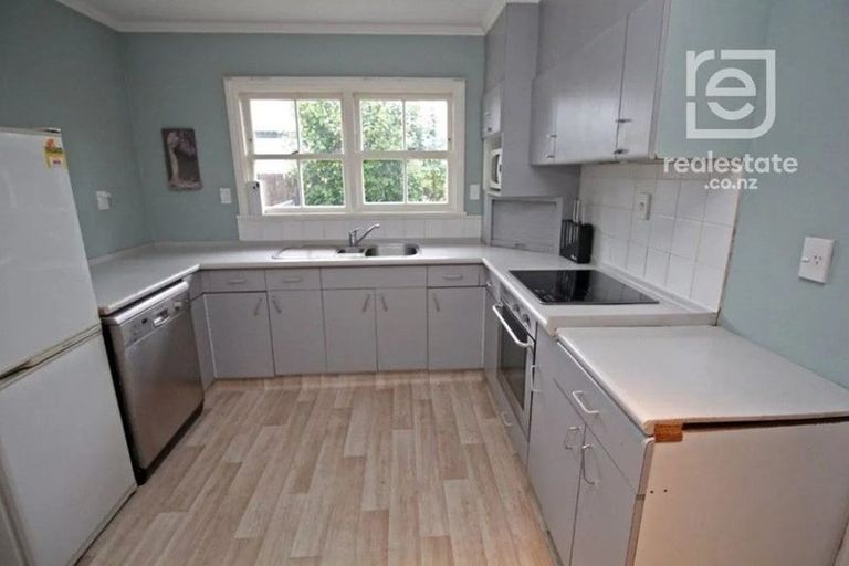 Photo of property in 47 Cambridge Terrace, Masterton, 5810