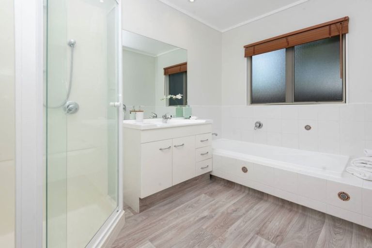 Photo of property in 167 Kilkenny Drive, East Tamaki Heights, Auckland, 2016