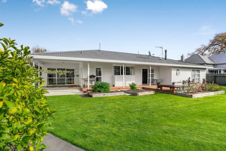 Photo of property in 15 Wood Street, Greytown, 5712