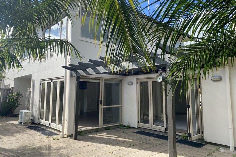 Photo of property in 58 English Oak Drive, Schnapper Rock, Auckland, 0632