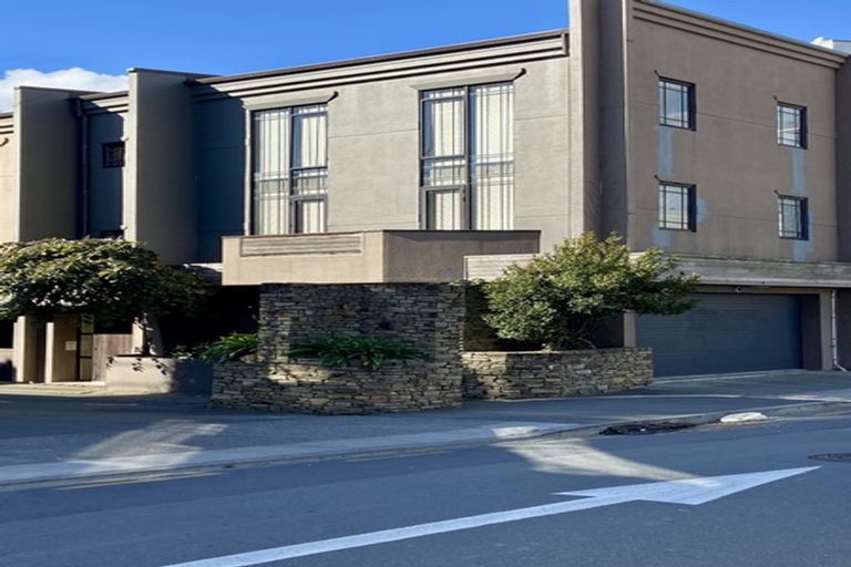 Photo of property in Mendoza Terraces, 9 Ebor Street, Te Aro, Wellington, 6011