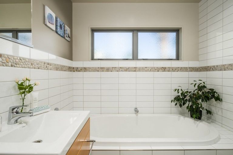 Photo of property in 3 Pohutukawa Grove, Lytton West, Gisborne, 4010