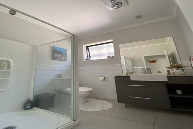 Photo of property in 10 Mauku Lane, Greenhithe, Auckland, 0632