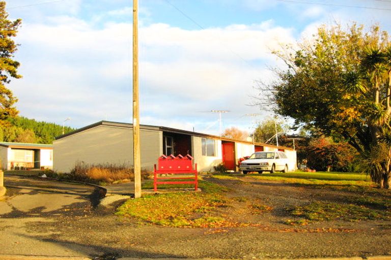 Photo of property in 42 Copinsha Street, Palmerston, 9430