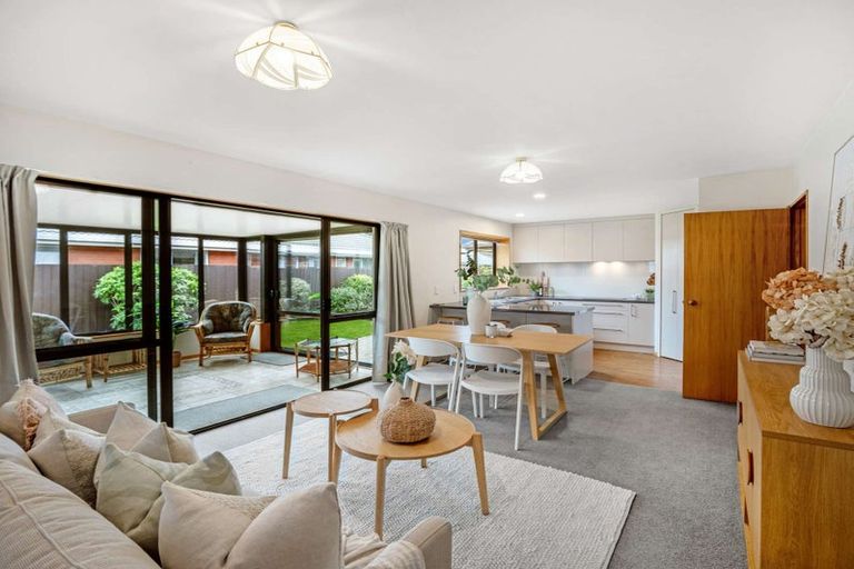 Photo of property in 10 Innisfree Place, Northwood, Christchurch, 8051