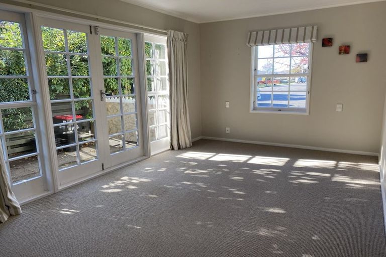 Photo of property in 25 Kent Terrace, Taradale, Napier, 4112