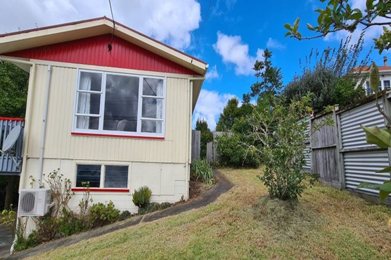 Photo of property in 14 View Street, Maungaturoto, 0520