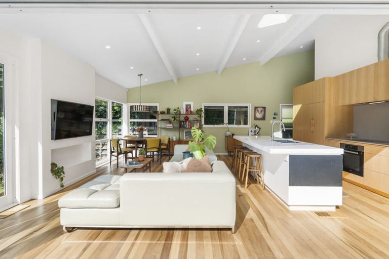 Photo of property in 115 Beach Haven Road, Beach Haven, Auckland, 0626