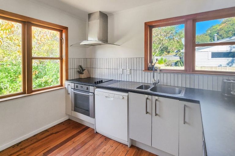 Photo of property in 36 Holborn Drive, Stokes Valley, Lower Hutt, 5019