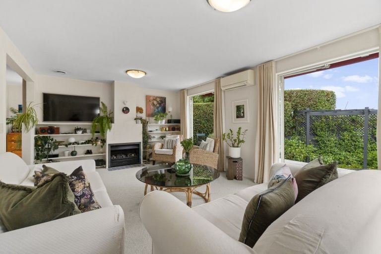 Photo of property in 2/7 Morton Avenue, Forrest Hill, Auckland, 0620