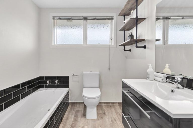 Photo of property in 104 Molyneux Avenue, Cromwell, 9310