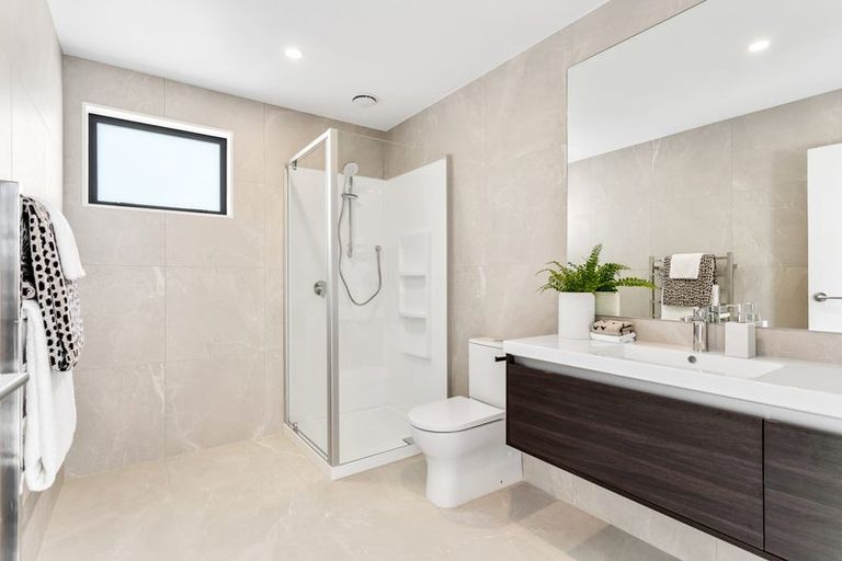 Photo of property in 24 Symes Drive, Red Beach, 0932