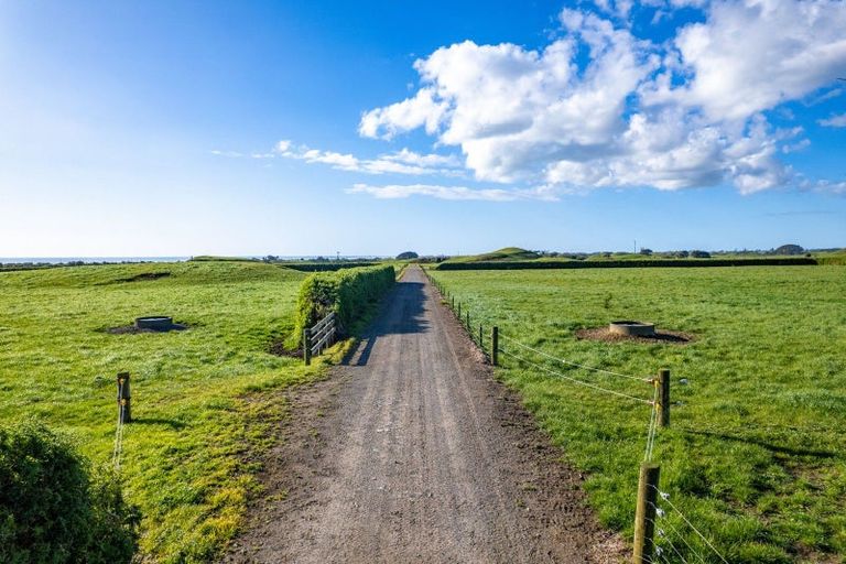 Photo of property in 306 Pungarehu Road, Pungarehu, 4685