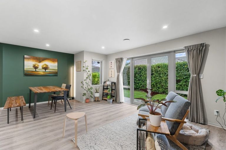 Photo of property in 8 Providence Place, Redwood, Christchurch, 8051