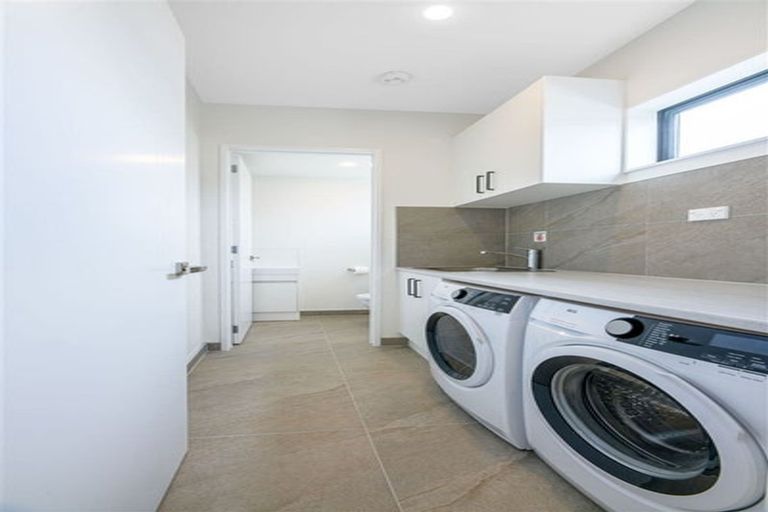 Photo of property in 14 Moki Place, Long Bay, Auckland, 0630