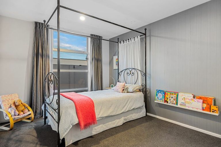 Photo of property in 12 Sasaram Lane, Cashmere, Christchurch, 8022