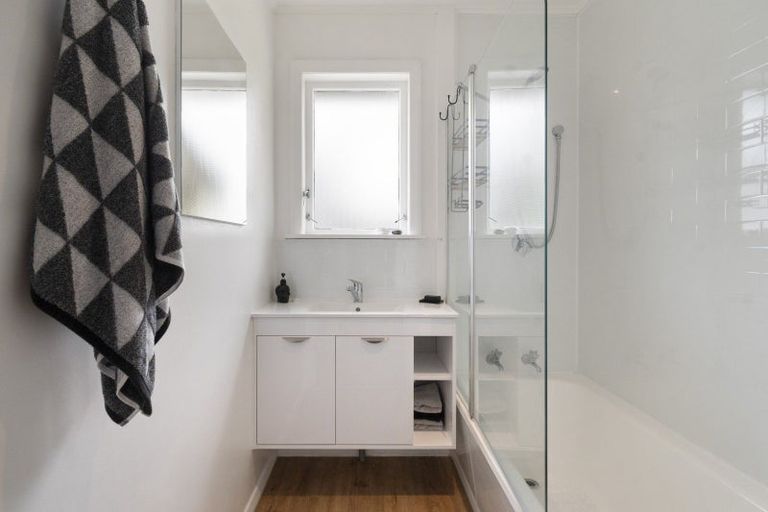 Photo of property in 3 Somerset Crescent, Highbury, Palmerston North, 4412