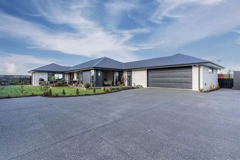 Photo of property in 21 Goldie Drive, Rangiora, 7400