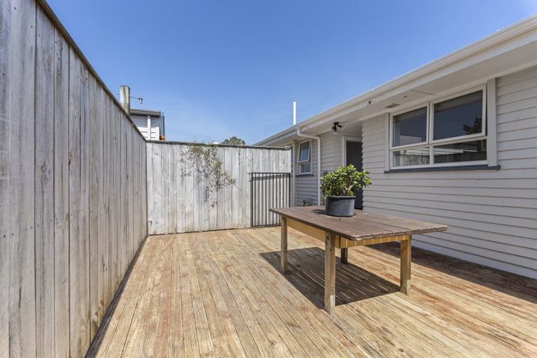 Photo of property in 14 Tohora Place, Spotswood, New Plymouth, 4310
