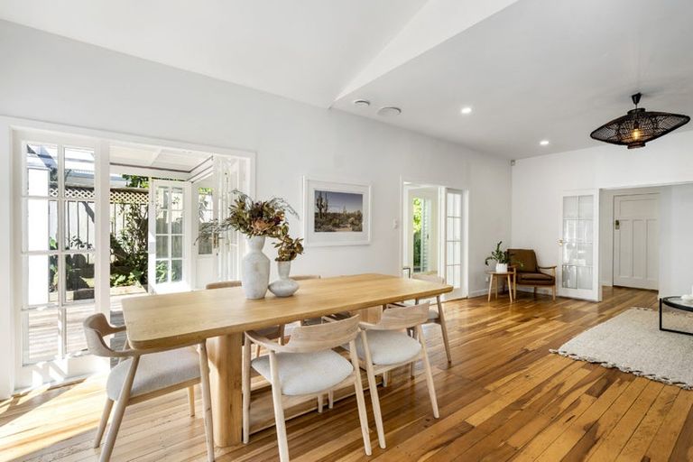 Photo of property in 2/40a Norwood Road, Bayswater, Auckland, 0622