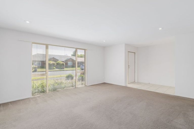 Photo of property in 3 Burbank Drive, Aidanfield, Christchurch, 8025