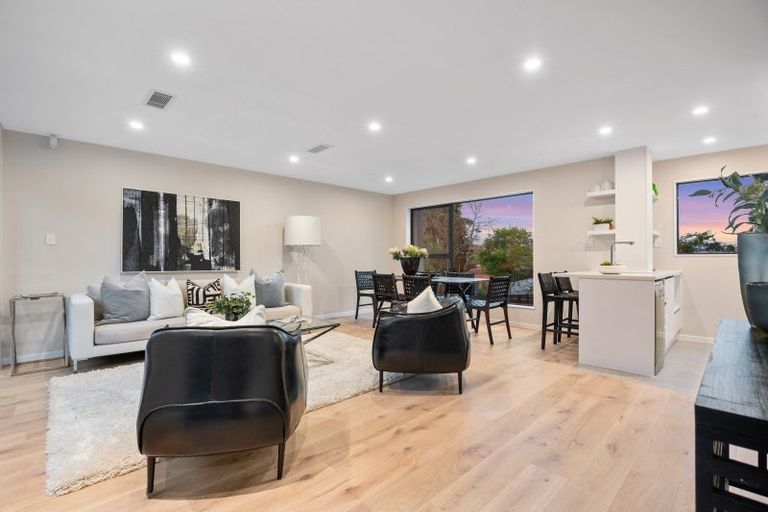 Photo of property in 4f Meadowvale Avenue, Forrest Hill, Auckland, 0620