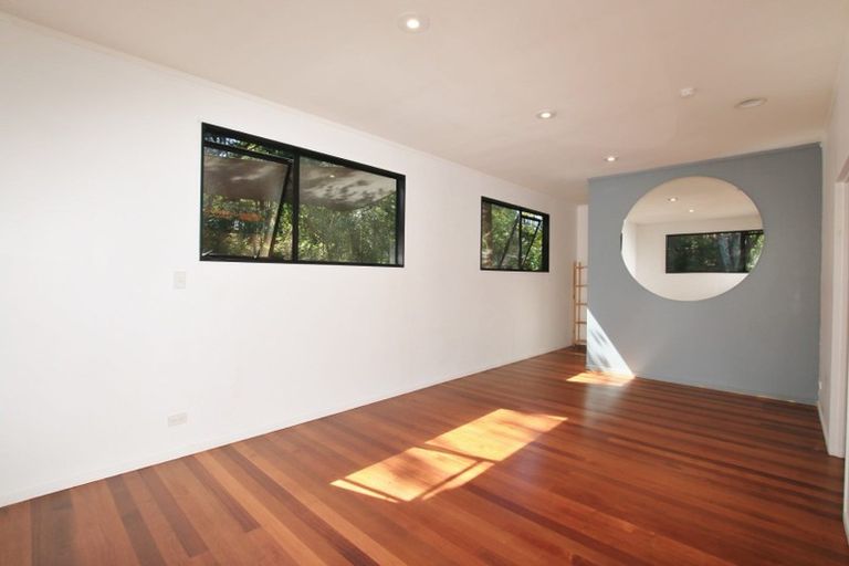 Photo of property in 53b Onedin Place, Titirangi, Auckland, 0604