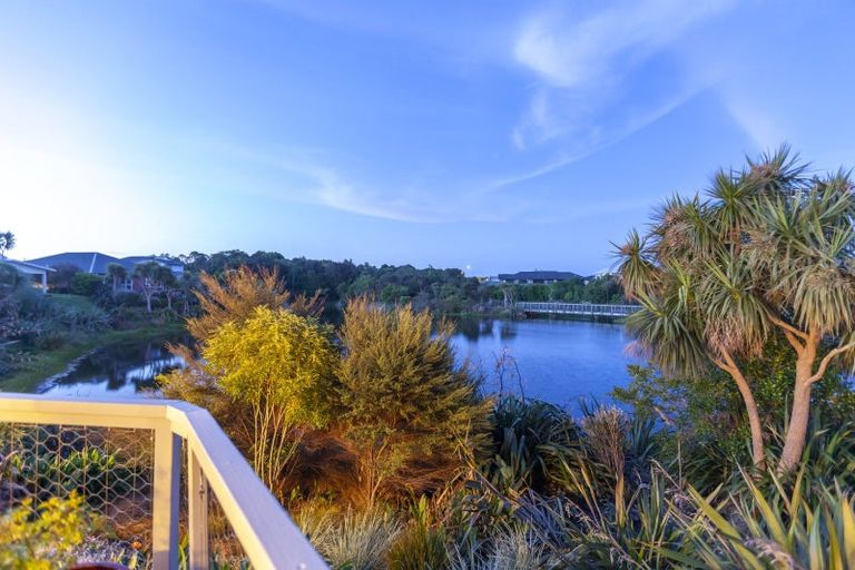 Photo of property in 4 Matuku Place, Paraparaumu Beach, Paraparaumu, 5032