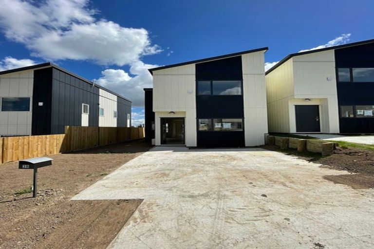 Photo of property in 3b Putiputi Way, Papakura, 2110