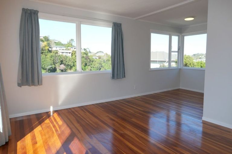 Photo of property in 132 Broderick Road, Johnsonville, Wellington, 6037