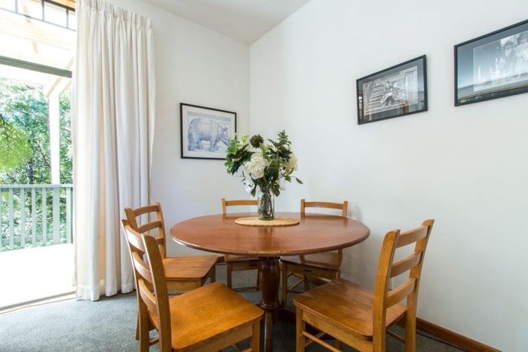 Photo of property in 16 Hebe Place, Birkenhead, Auckland, 0626