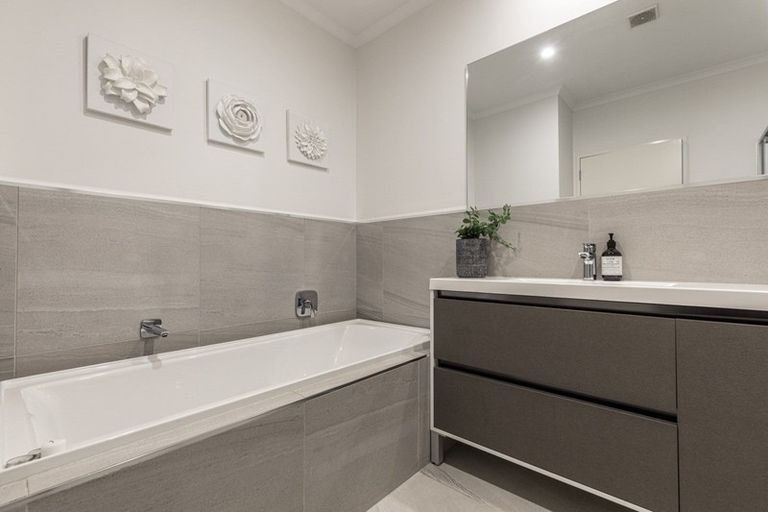 Photo of property in 3 Shelduck Way, Hobsonville, Auckland, 0616