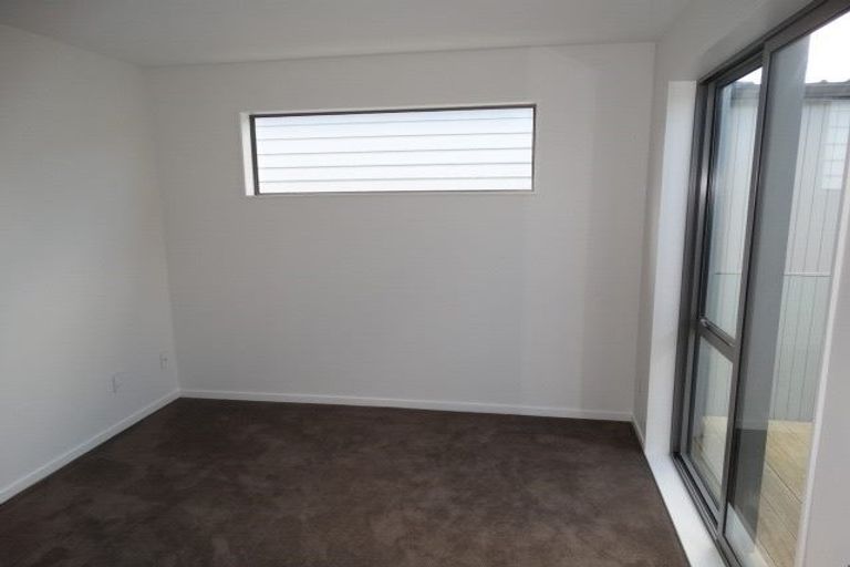 Photo of property in 5 Pihoihoi Place, Hobsonville, Auckland, 0616